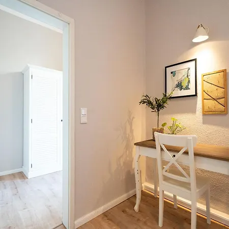 Albertine App 02 Apartment